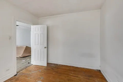 $299,000 | 4105-03 West Grenshaw Street, Chicago, IL 60624