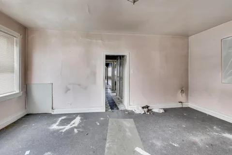 $299,000 | 4105-03 West Grenshaw Street, Chicago, IL 60624