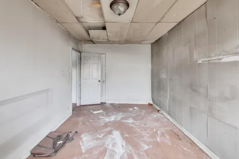 $299,000 | 4105-03 West Grenshaw Street, Chicago, IL 60624