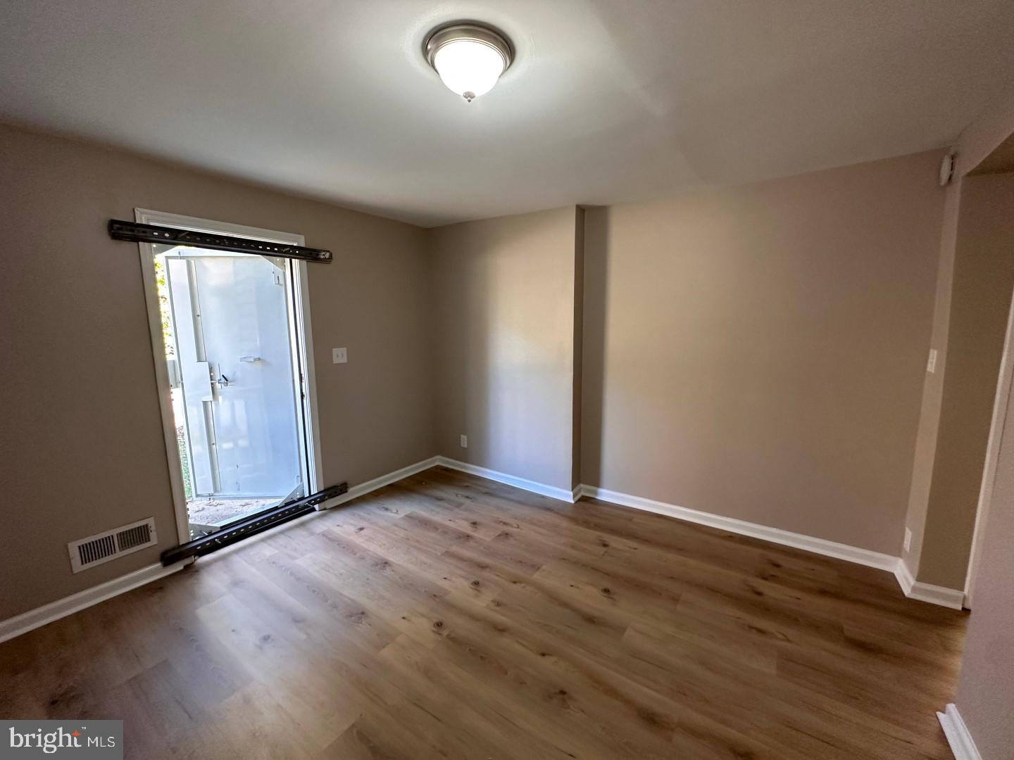 7939 Dalrose Avenue Rosedale, MD 21237 - Photo 2 of 15 Living Area