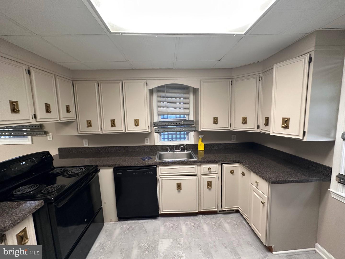 7939 Dalrose Avenue Rosedale, MD 21237 - Photo 5 of 15 Kitchen