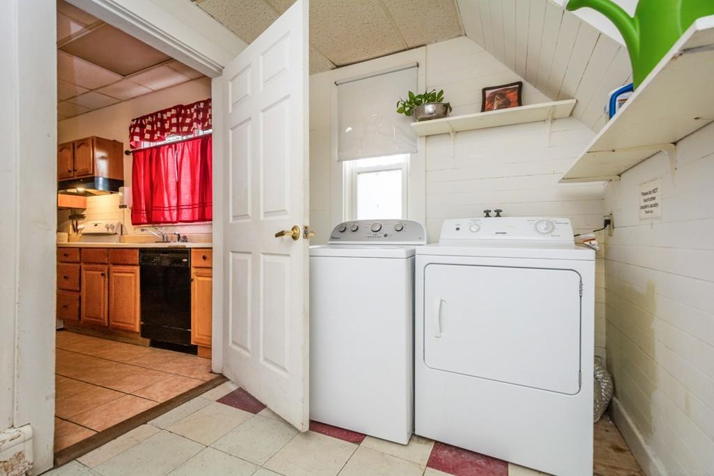 67 Congress Street Fitchburg, MA 01420 - Photo 15 of 39 a utility room with dryer and washer