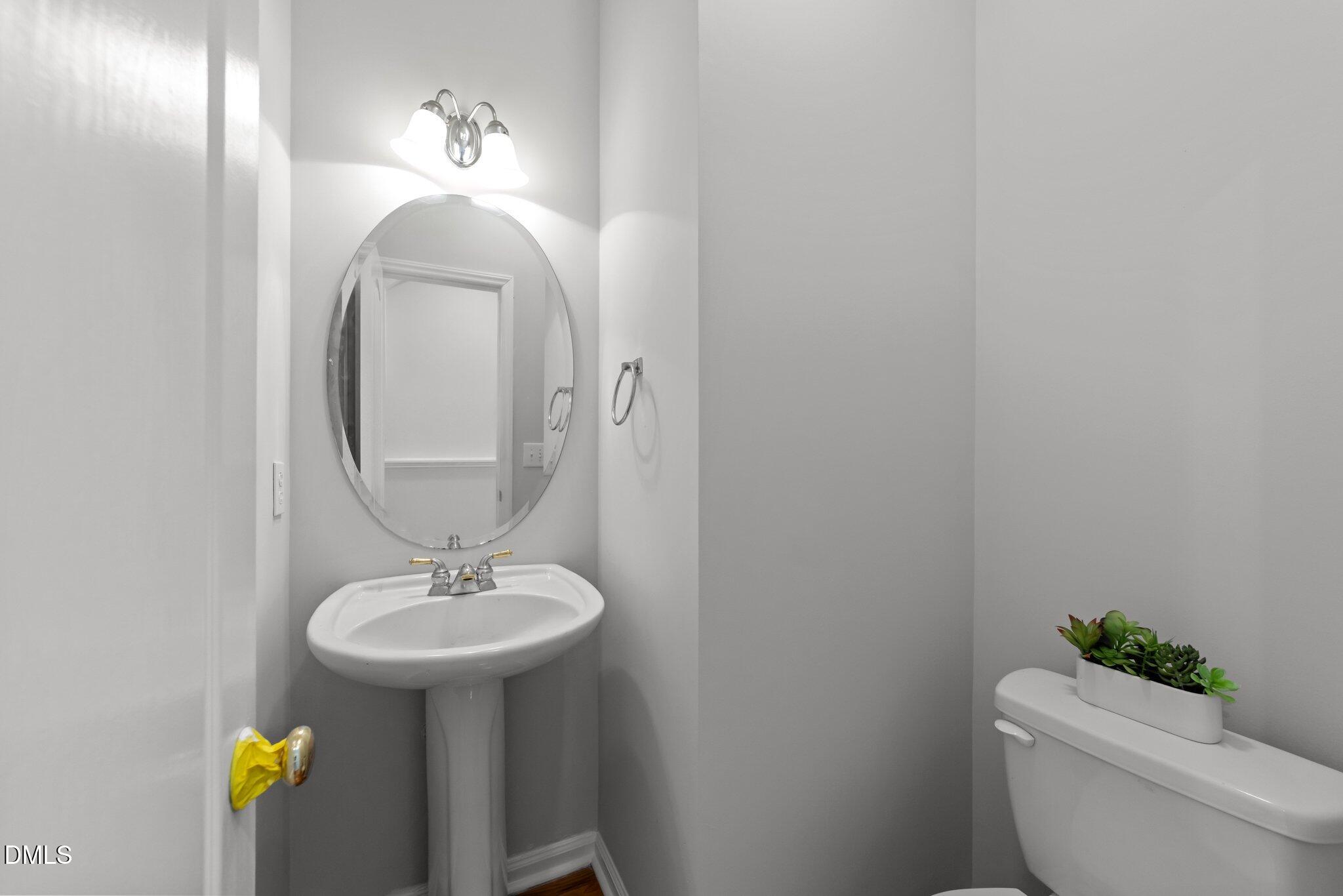 6809 Middleboro Drive Raleigh, NC 27612 - Photo 12 of 37 10-web-or-mls-3D5A7314