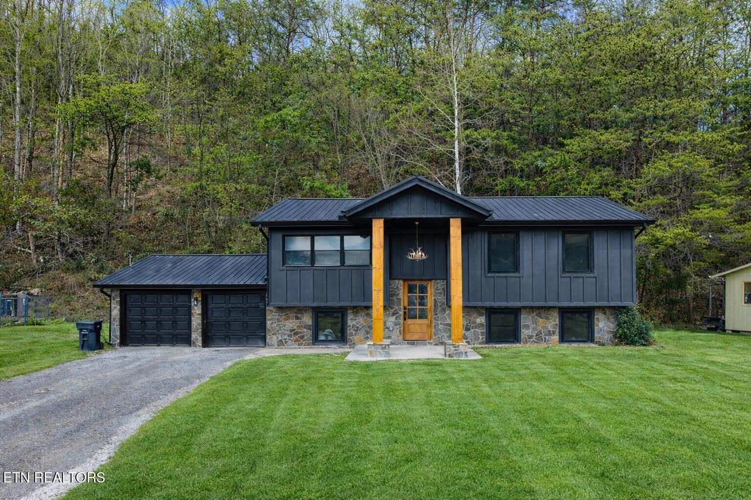 3139 Easy Street Pigeon Forge, TN 37862 - Photo 4 of 20 Front 1 copy