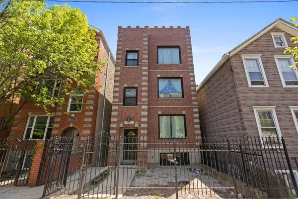 $3,150 | 1345 West Walton Street, Unit 2, Chicago, IL 60642