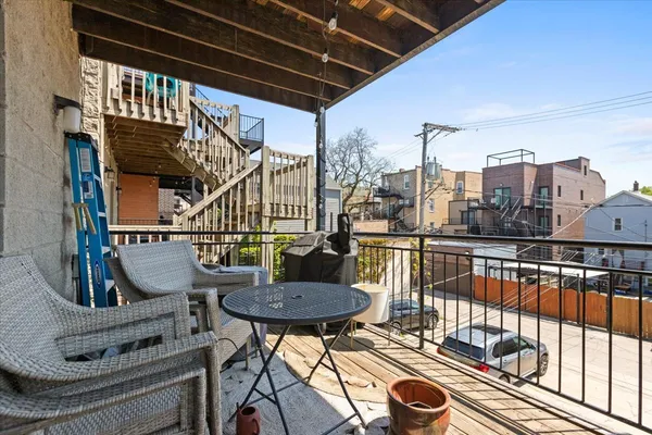 $3,150 | 1345 West Walton Street, Unit 2, Chicago, IL 60642