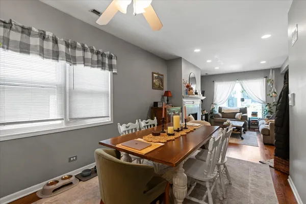 $3,150 | 1345 West Walton Street, Unit 2, Chicago, IL 60642