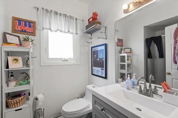 $3,150 | 1345 West Walton Street, Unit 2, Chicago, IL 60642