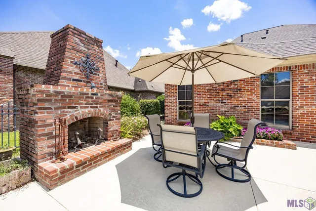 $795,000 | 19027 Spyglass Hill Drive, Baton Rouge, LA 70809