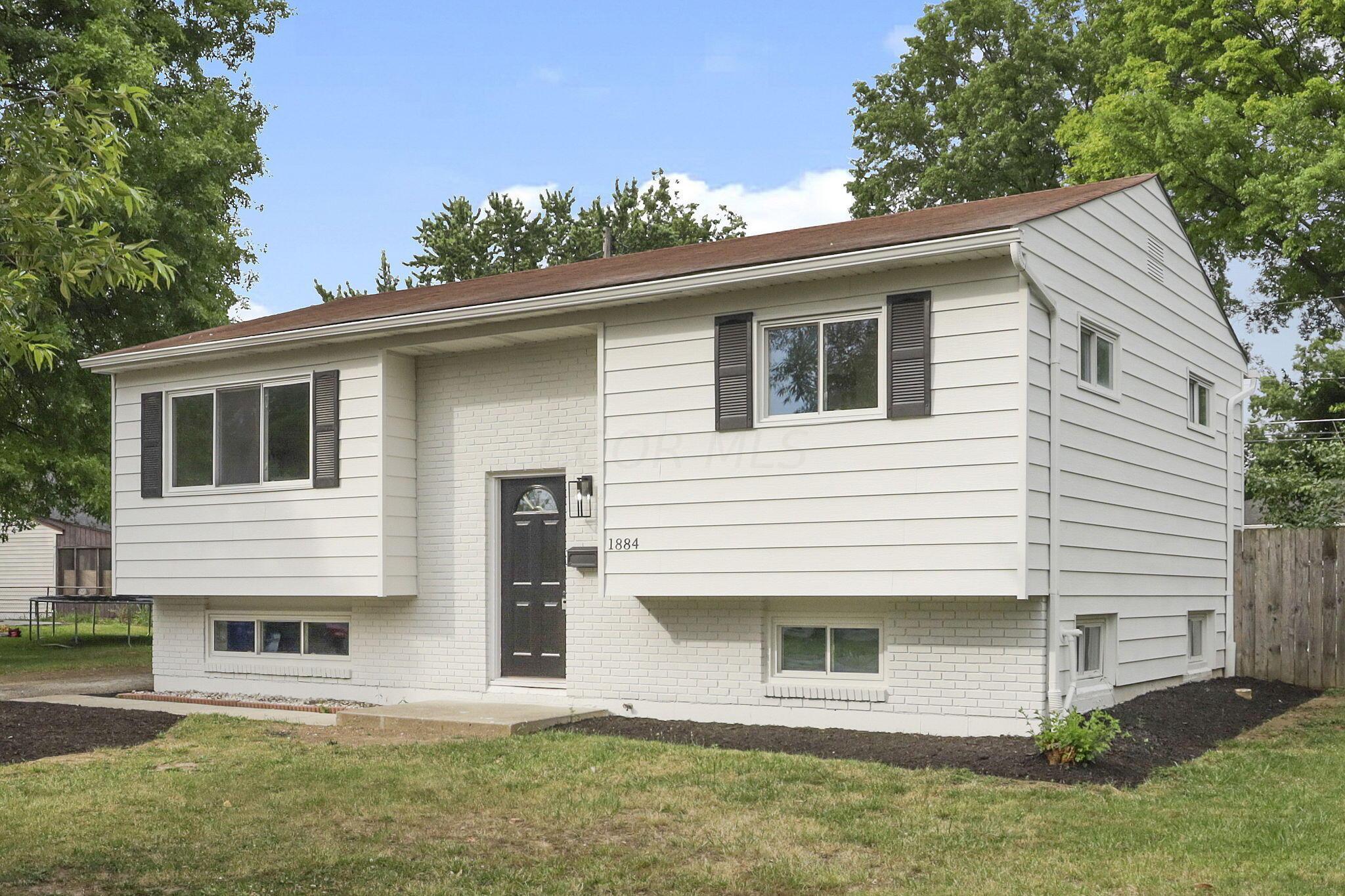 1884 Alsace Road Columbus, OH 43232 - Photo 2 of 39 4-web-or-mls-IMG_4259 - Copy