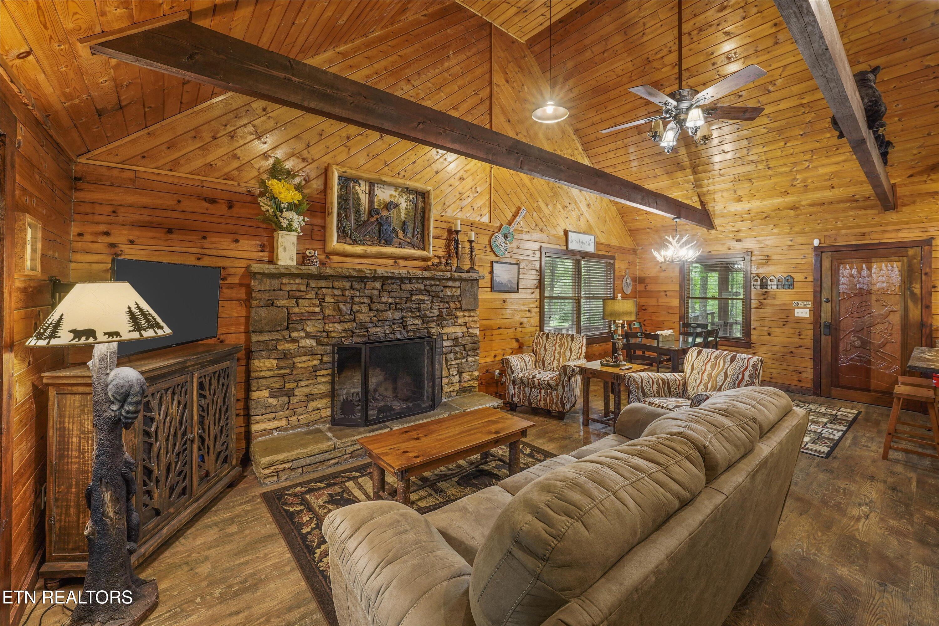 2308 Hidden Mountain Road Sevierville, TN 37876 - Photo 15 of 53 Living Room