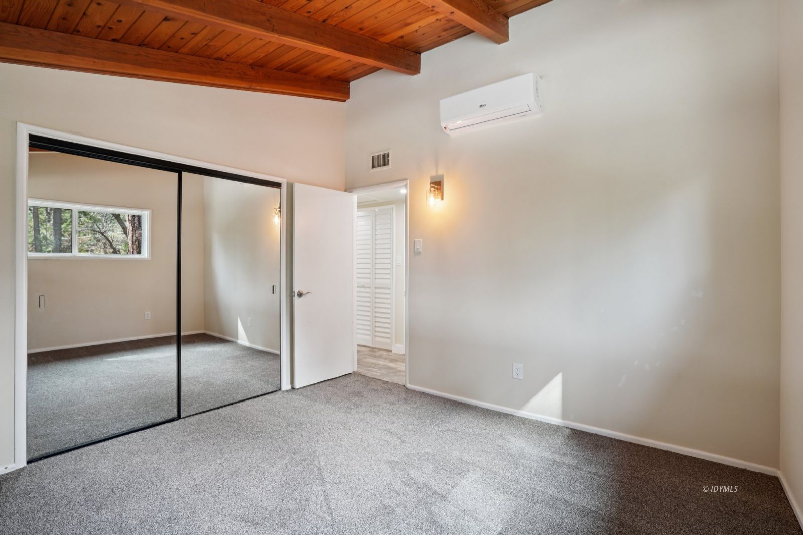 25430 Palomar Road Idyllwild, CA 92549 - Photo 14 of 38 an empty room with a empty space