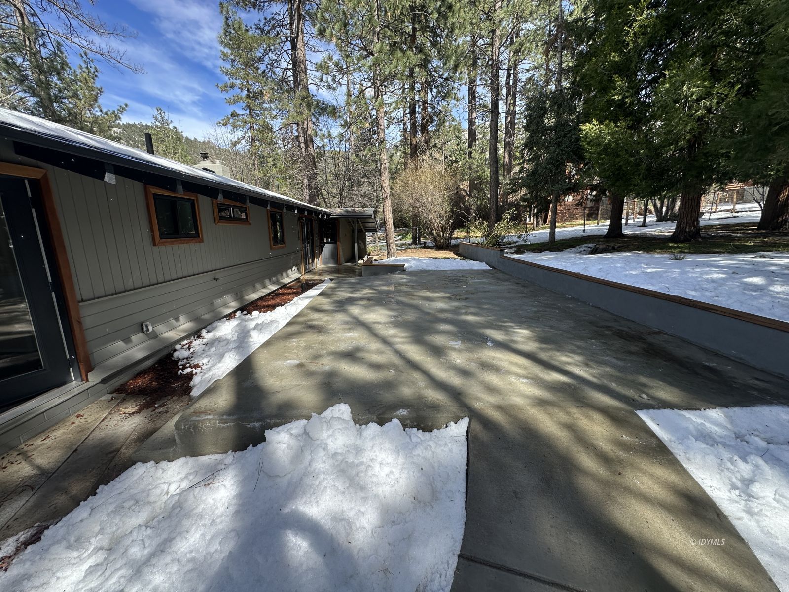 25430 Palomar Road Idyllwild, CA 92549 - Photo 34 of 38 Back Yard