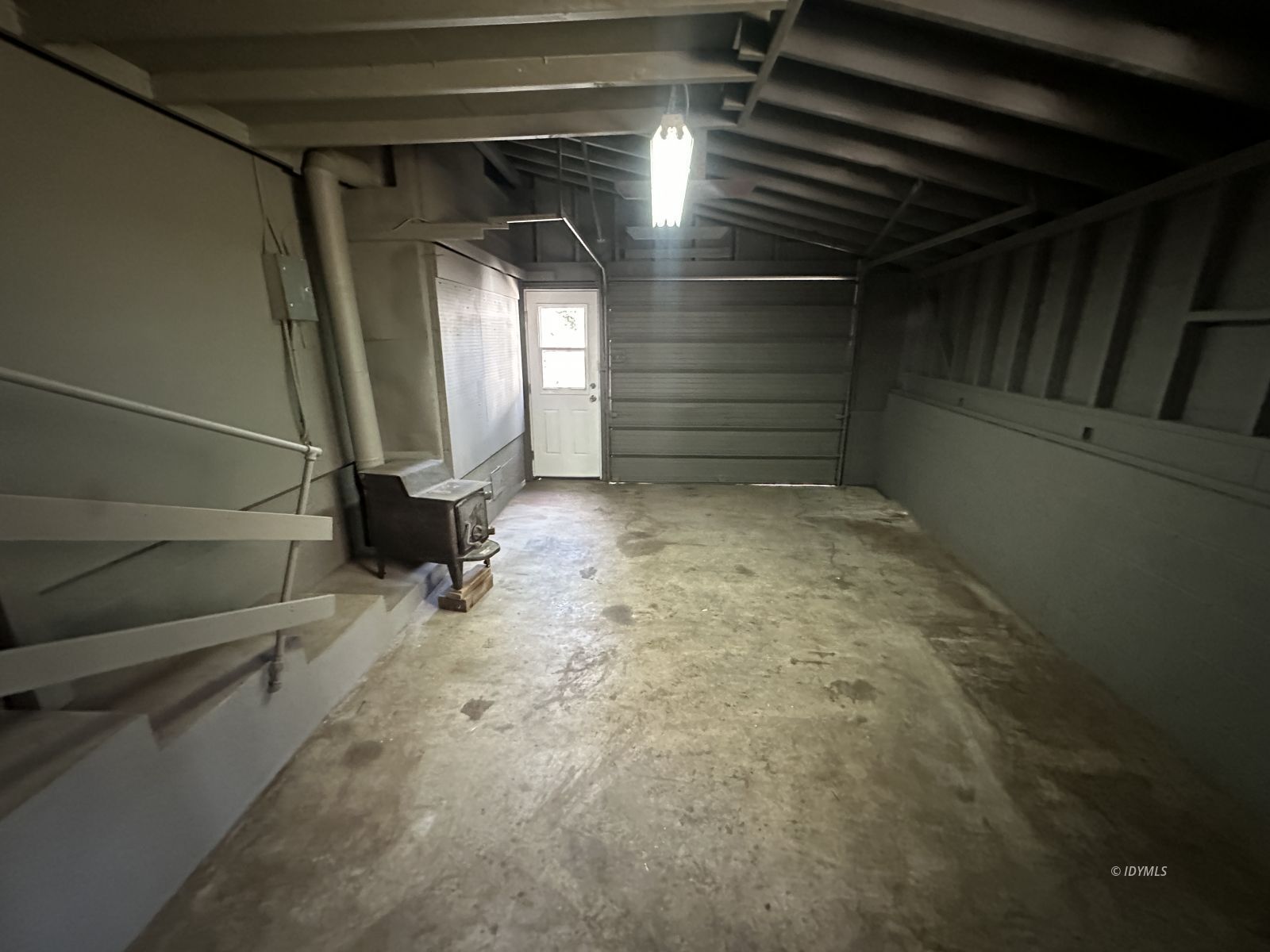 25430 Palomar Road Idyllwild, CA 92549 - Photo 37 of 38 Garage
