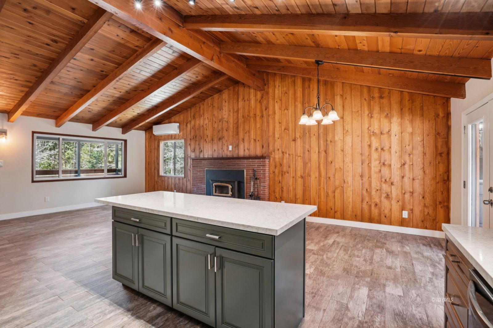 25430 Palomar Road Idyllwild, CA 92549 - Photo 7 of 38 a room with a bed and a window