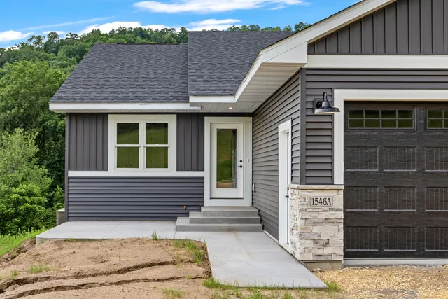 $299,999 | S1546 Shawnee Drive, Unit A, Alma, WI 54610