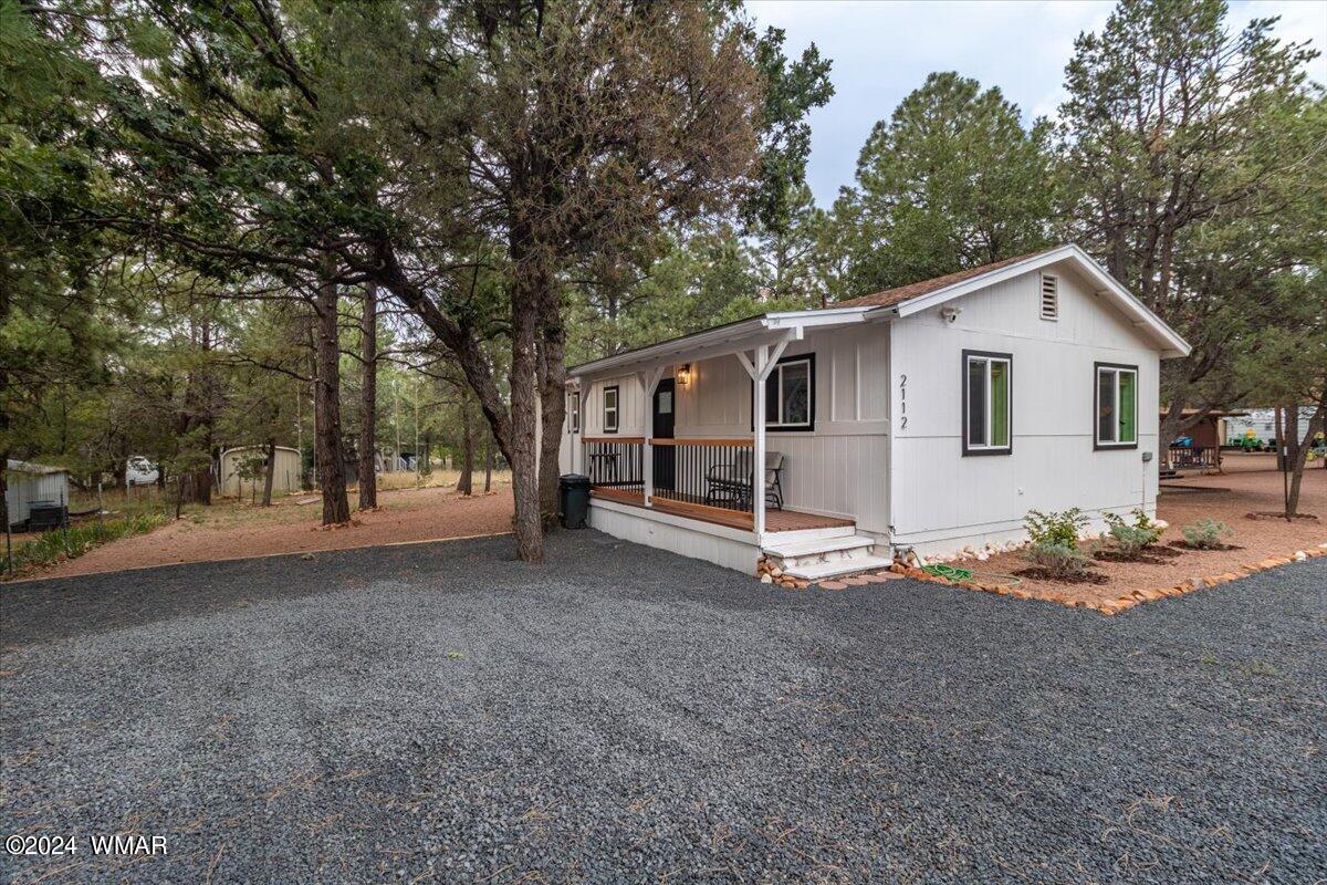 2112 Blue Jay Road Overgaard, AZ 85933 - Photo 1 of 41