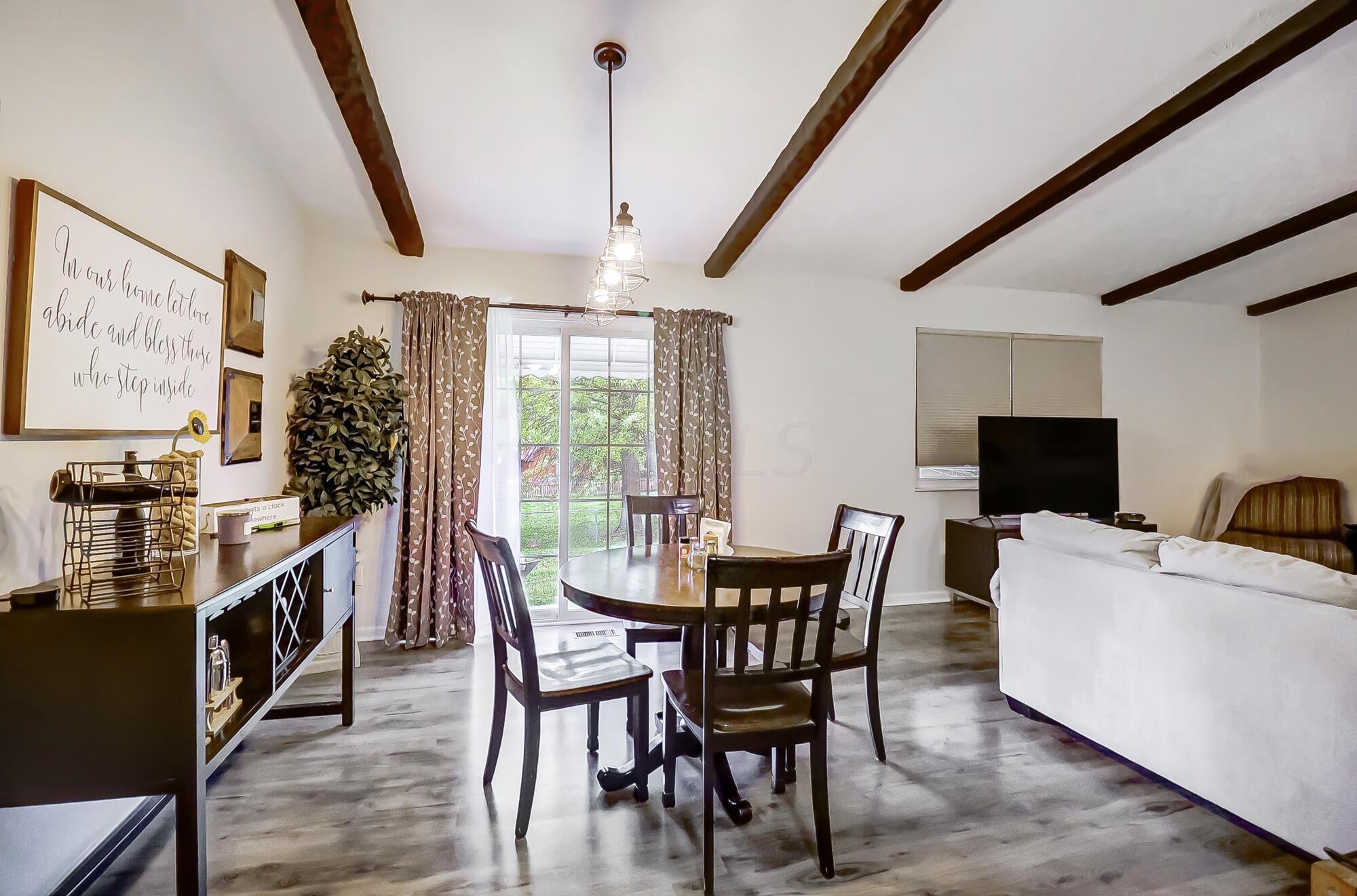 561 Clotts Road Columbus, OH 43230 - Photo 7 of 20 Dining Area