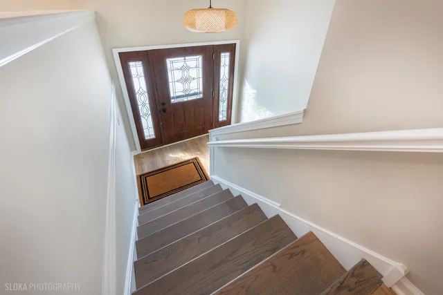 $424,000 | 305 East Country Drive, Bartlett, IL 60103