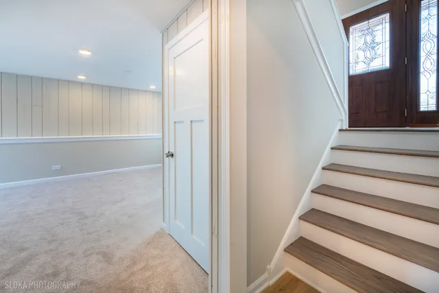 $424,000 | 305 East Country Drive, Bartlett, IL 60103