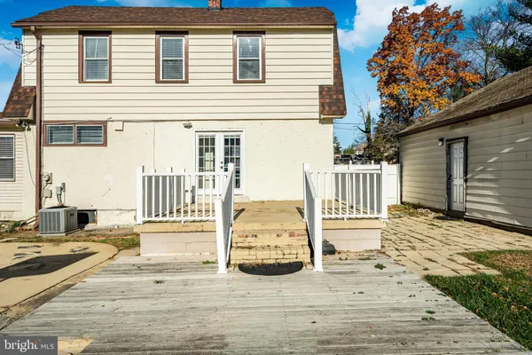 $350,000 | 101 South Glenwood Avenue, Aldan, PA 19018