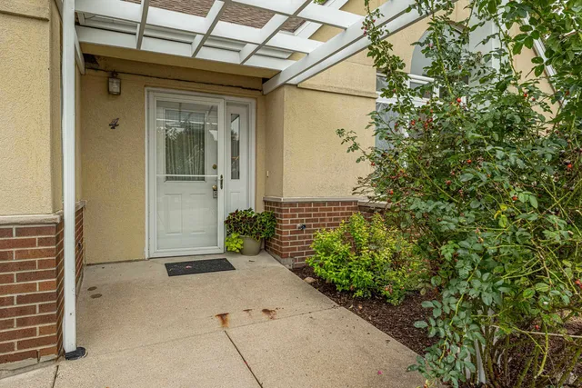 $460,000 | 4 Sebring Court, Madison, WI 53719