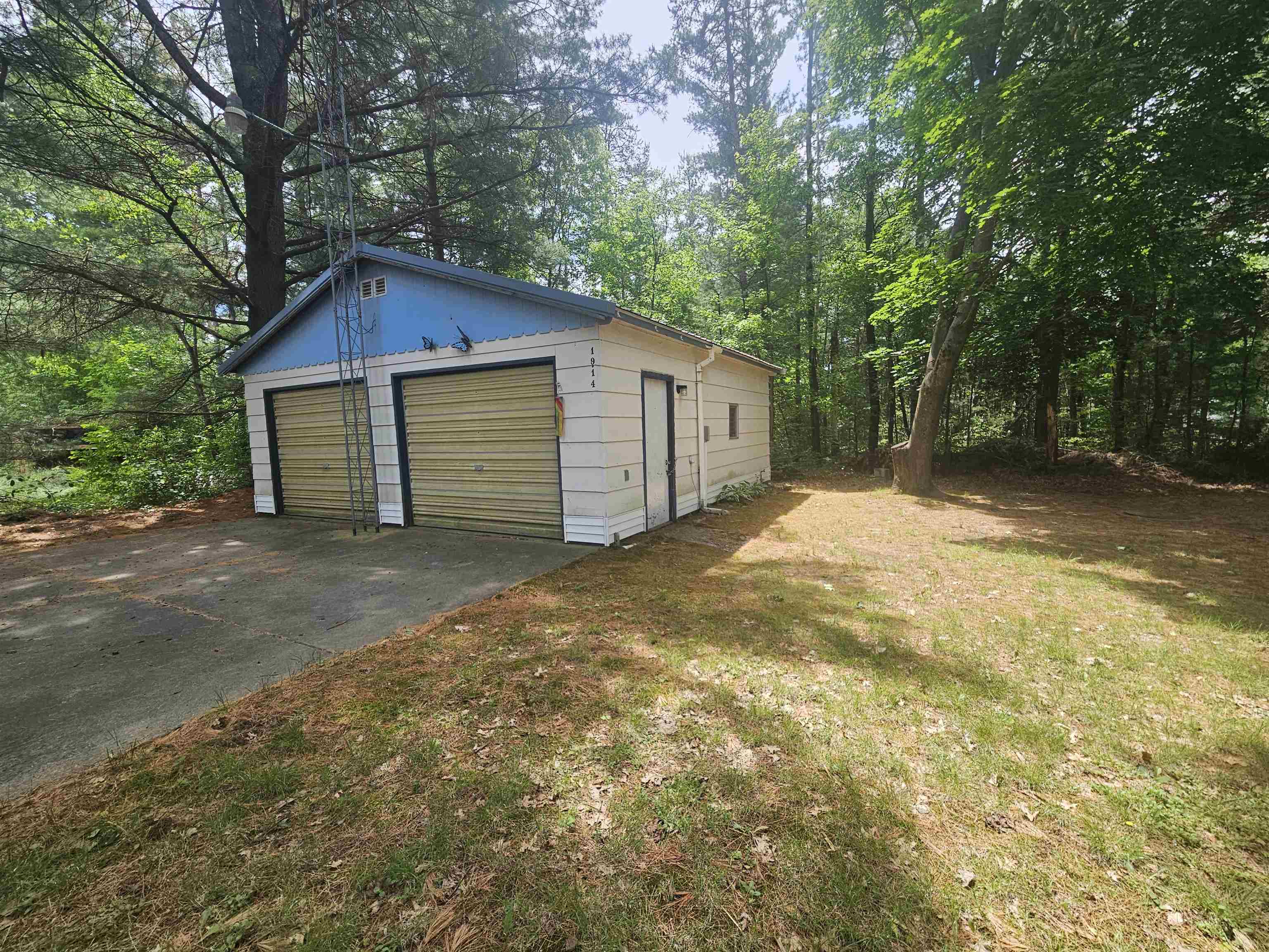1914 Mina Road Harrison, MI 48625 - Photo 16 of 28