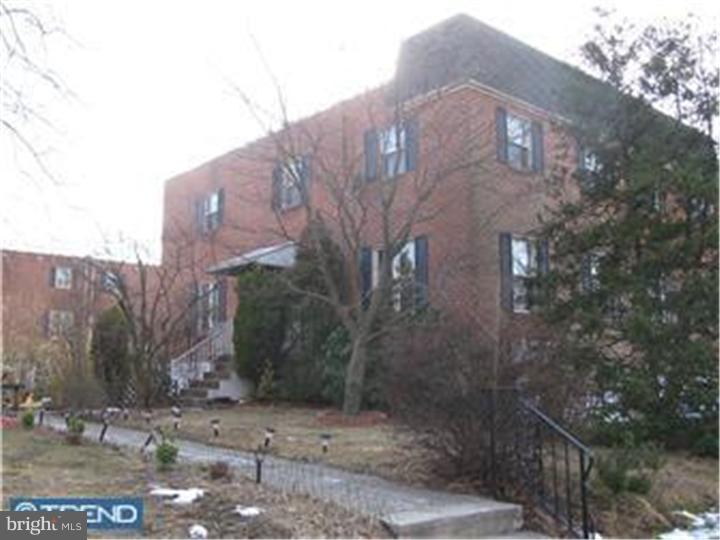 162 Rennard Street Philadelphia, PA 19116 - Photo 2 of 12 Exterior Side