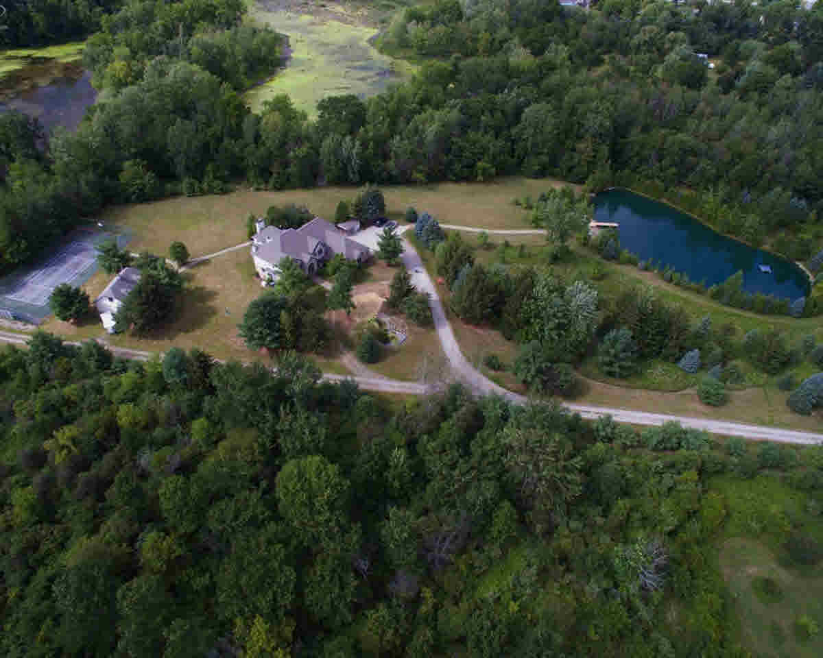 10140 Halsey Road Grand Blanc, MI 48439 - Photo 14 of 63 21355903-13.JPG