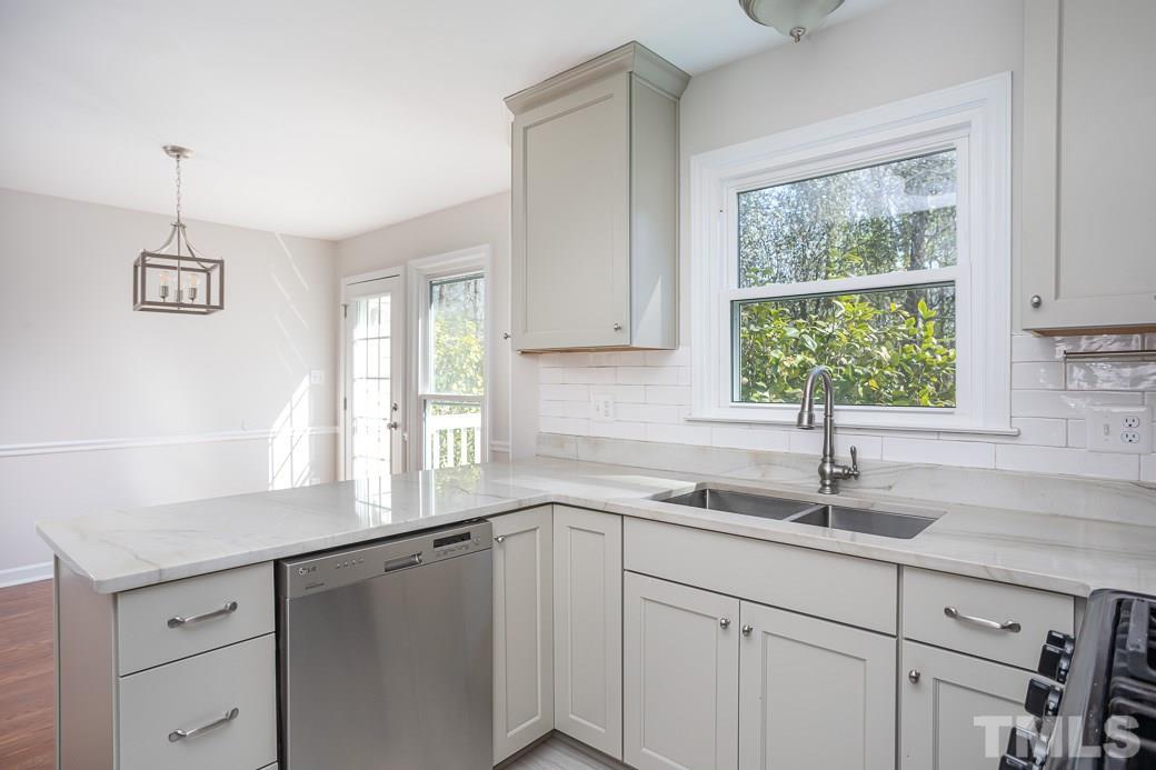 5029 Knightsbridge Way Raleigh, NC 27604 - Photo 8 of 30
