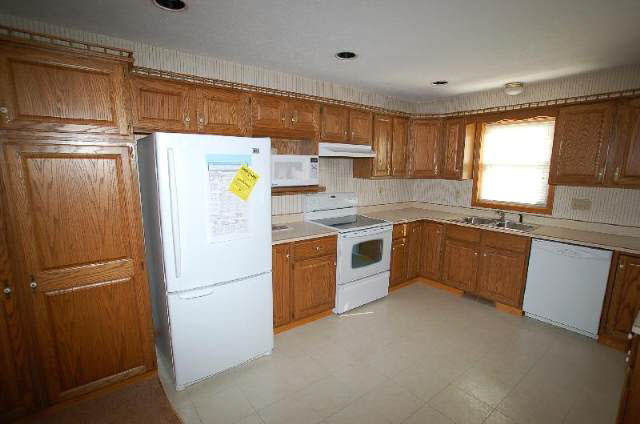 607 West Kelley Road Frankfort, IN 46041 - Photo 2 of 9 Gallery Image 2