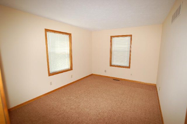 607 West Kelley Road Frankfort, IN 46041 - Photo 5 of 9 Gallery Image 5