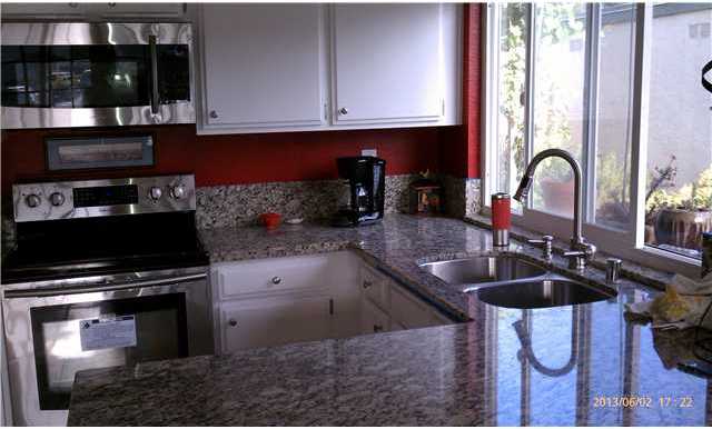 1974 Azure Way Encinitas, CA 92024 - Photo 3 of 20