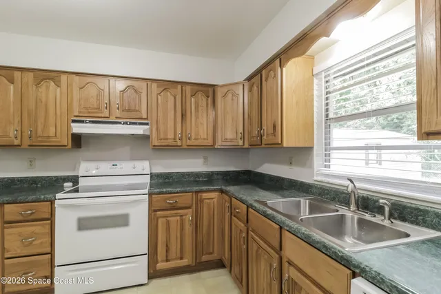 $1,950 | 2395 Florida Avenue, Titusville, FL 32796