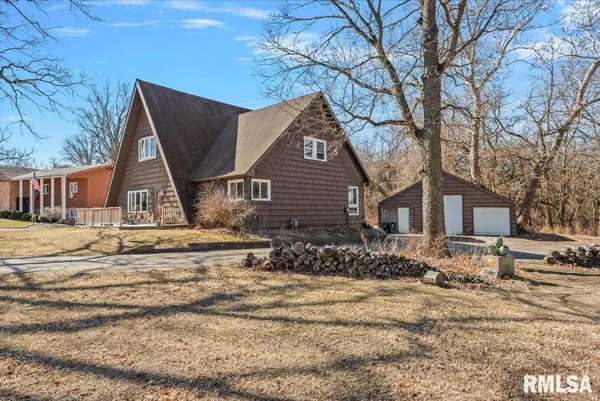 $260,000 | 12 Oakland Drive, Riverton, IL 62561