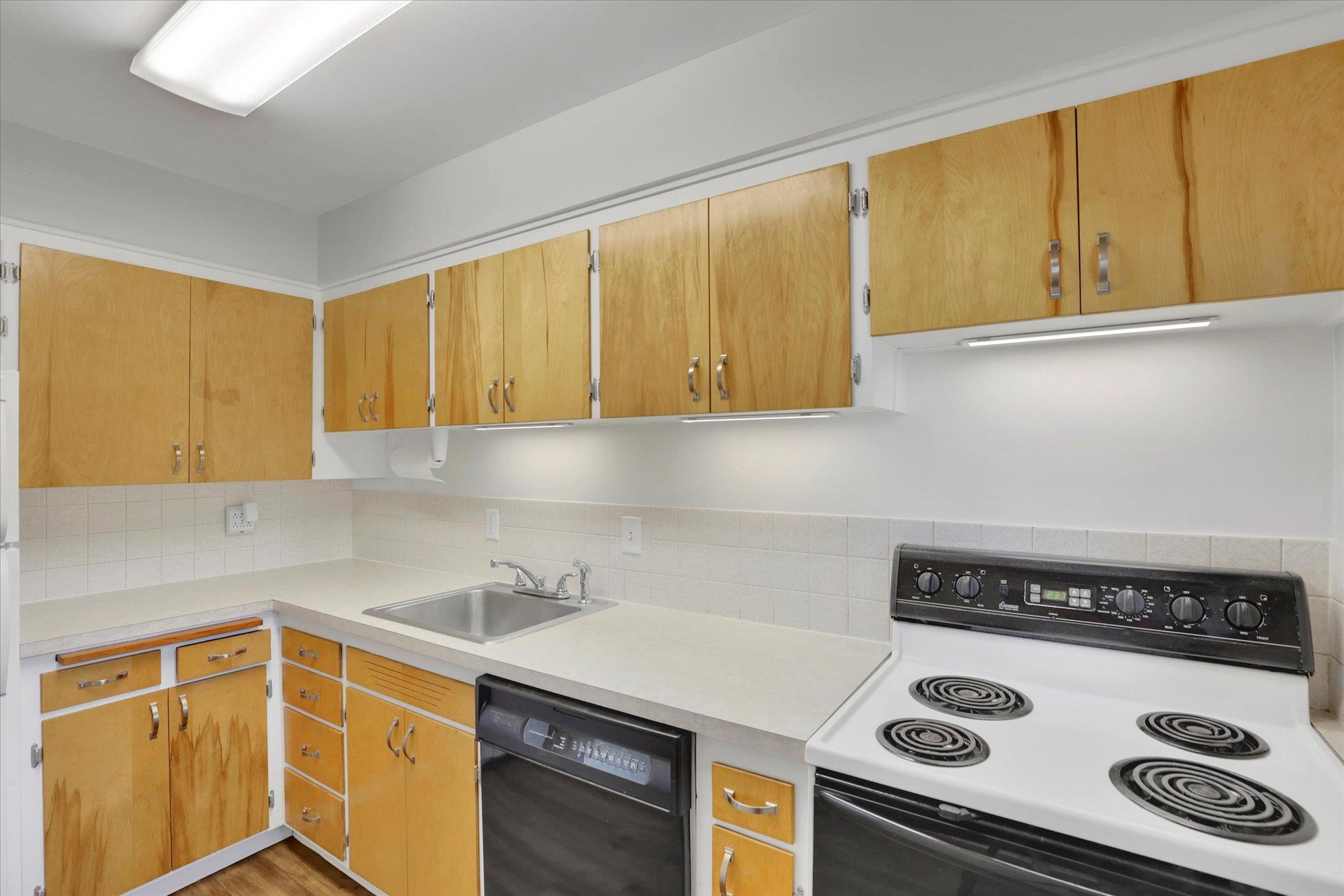 250 North Raymond Road, Unit A10 Spokane Valley, WA 99206 - Photo 13 of 33