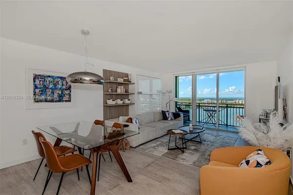 $4,700 | 90 Alton Road, Unit 2506, Miami Beach, FL 33139