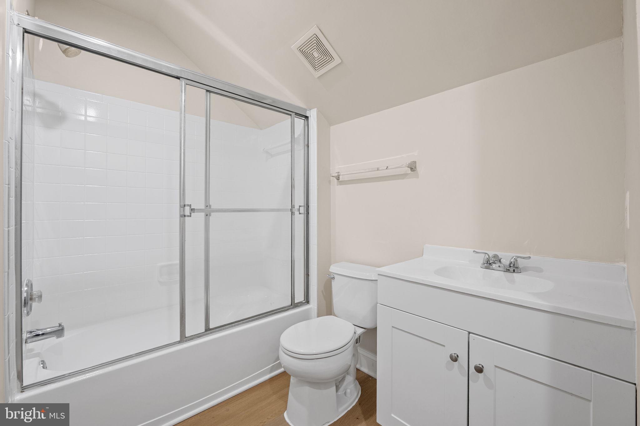 10318 Garson Terrace Lanham, MD 20706 - Photo 48 of 75 top floor full bath