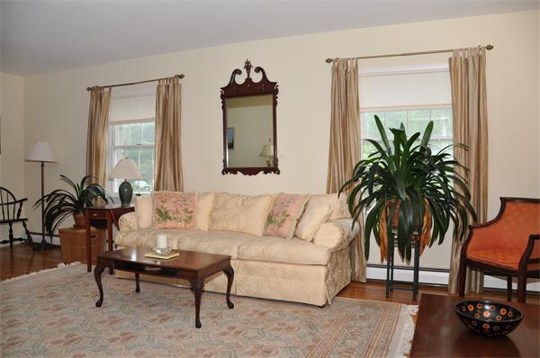 101 Old Farm Road Milton, MA 02186 - Photo 4 of 18 Gallery Image 4