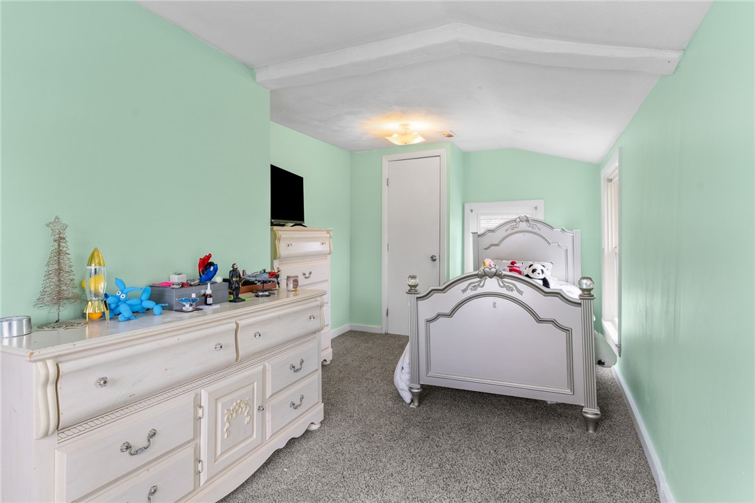 89 Rock Avenue Warwick, RI 02889 - Photo 15 of 22