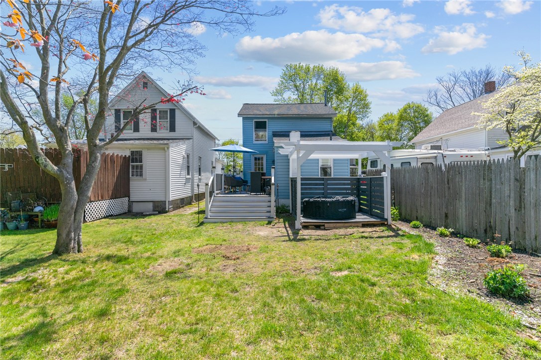 89 Rock Avenue Warwick, RI 02889 - Photo 6 of 22