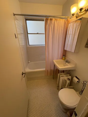 $1,500 | 2970 North Sheridan Road, Unit 631, Chicago, IL 60657