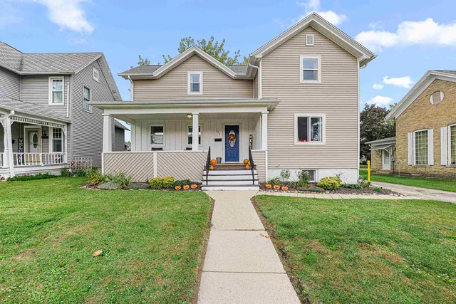 $265,000 | 175 East Oak Grove Street, Juneau, WI 53039