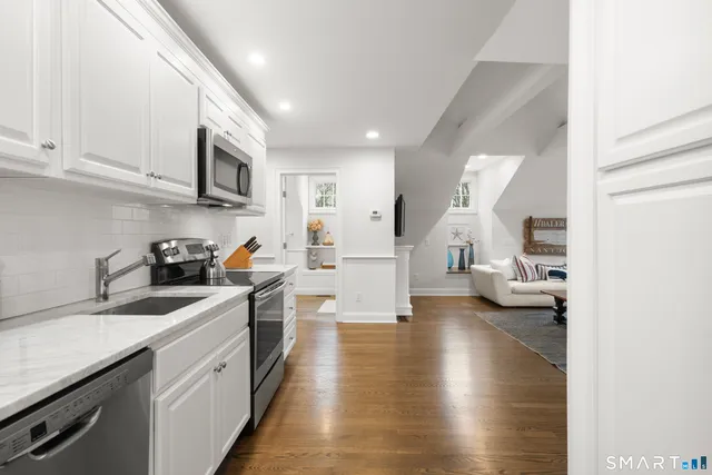 $4,585,000 | 282 North Avenue, Westport, CT 06880