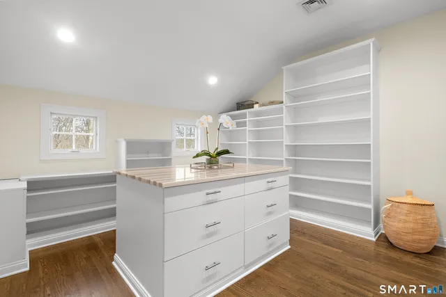 $4,585,000 | 282 North Avenue, Westport, CT 06880