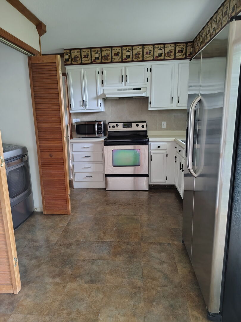 1036 Avenue East Rochelle, IL 61068 - Photo 2 of 12
