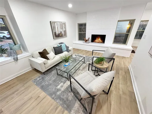 $369,000 | 6812 East Northwest Highway, Dallas, TX 75231