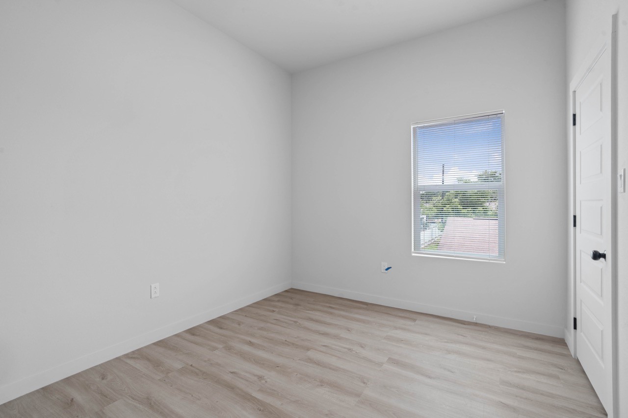 9725 Kerr Street, Unit B Houston, TX 77029 - Photo 33 of 35