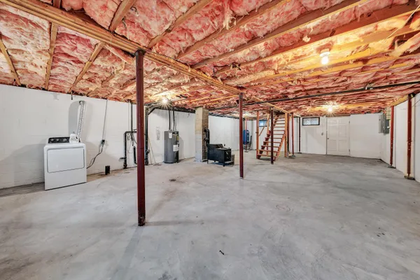 a view of a storage & utility room