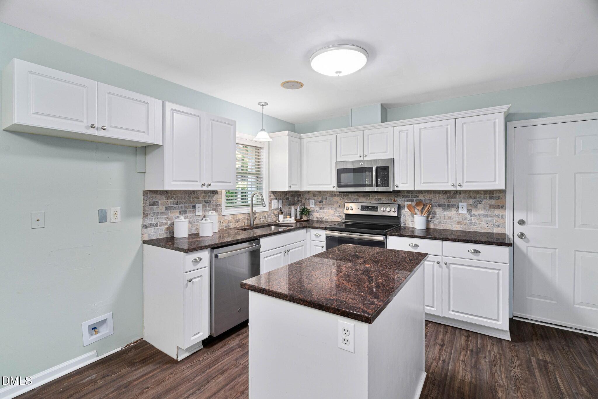 106 Silkgrass Way Clayton, NC 27527 - Photo 8 of 25 008_36webormls106silkgrassway